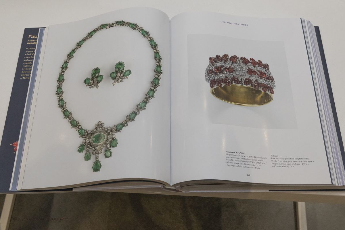 _Z3A5145.jpg - 15/12/2025. Torino. Presentazione del volume Costume Jewelry. The Collection of Patrizia Sandretto Re Rebaudengo edito da TASCHEN. Nella foto il libro in presentazione