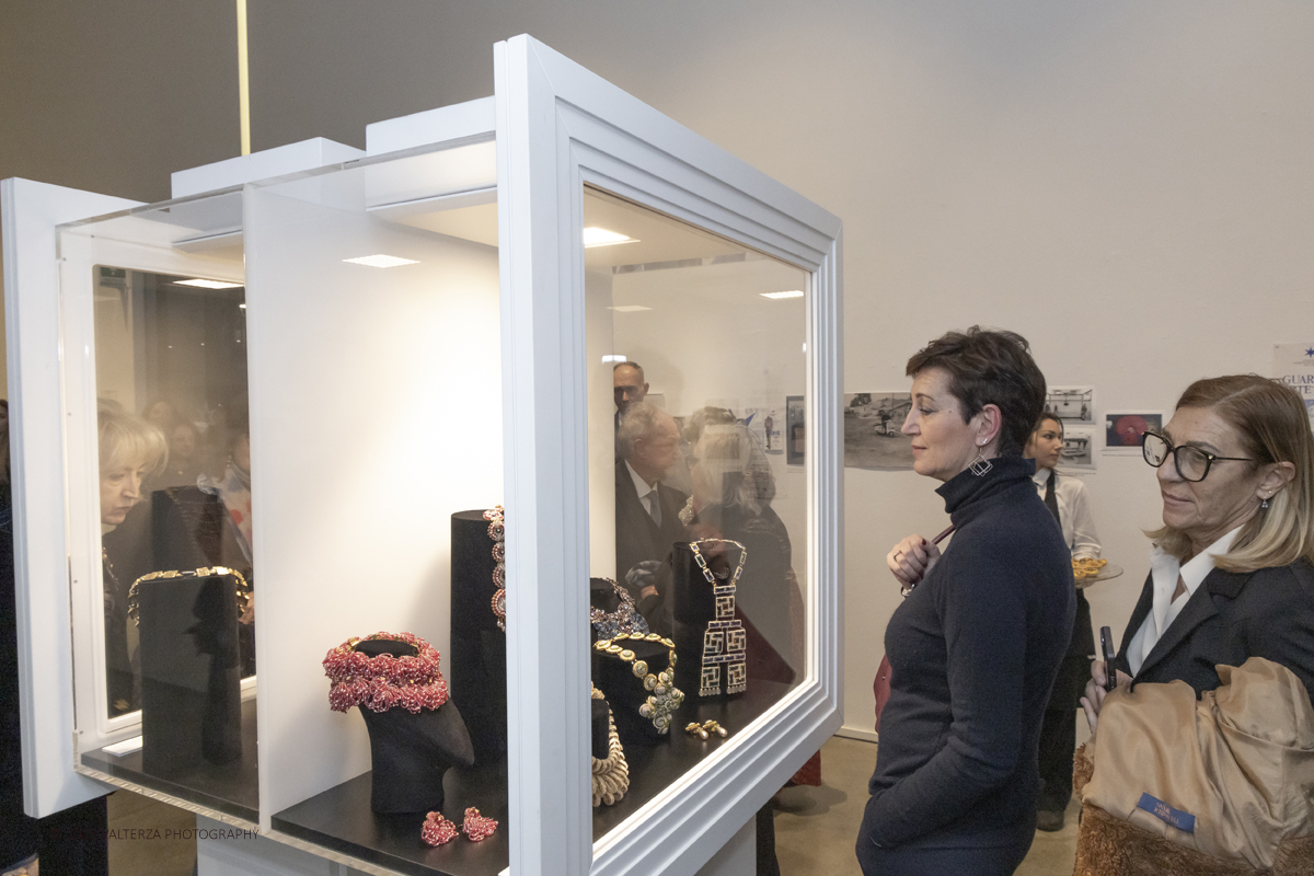 _Z3A5253.jpg - 15/12/2025. Torino. Presentazione del volume Costume Jewelry. The Collection of Patrizia Sandretto Re Rebaudengo edito da TASCHEN. Nella foto Collane del Designer William de Lillo pubblicate nel libro in esposiozione