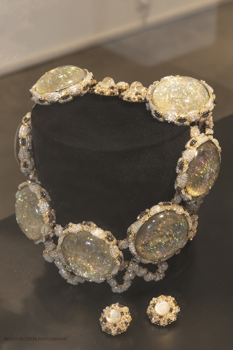 _Z3A5268.jpg - 15/12/2025. Torino. Presentazione del volume Costume Jewelry. The Collection of Patrizia Sandretto Re Rebaudengo edito da TASCHEN. Nella foto Collane del Designer William de Lillo pubblicate nel libro in esposiozione