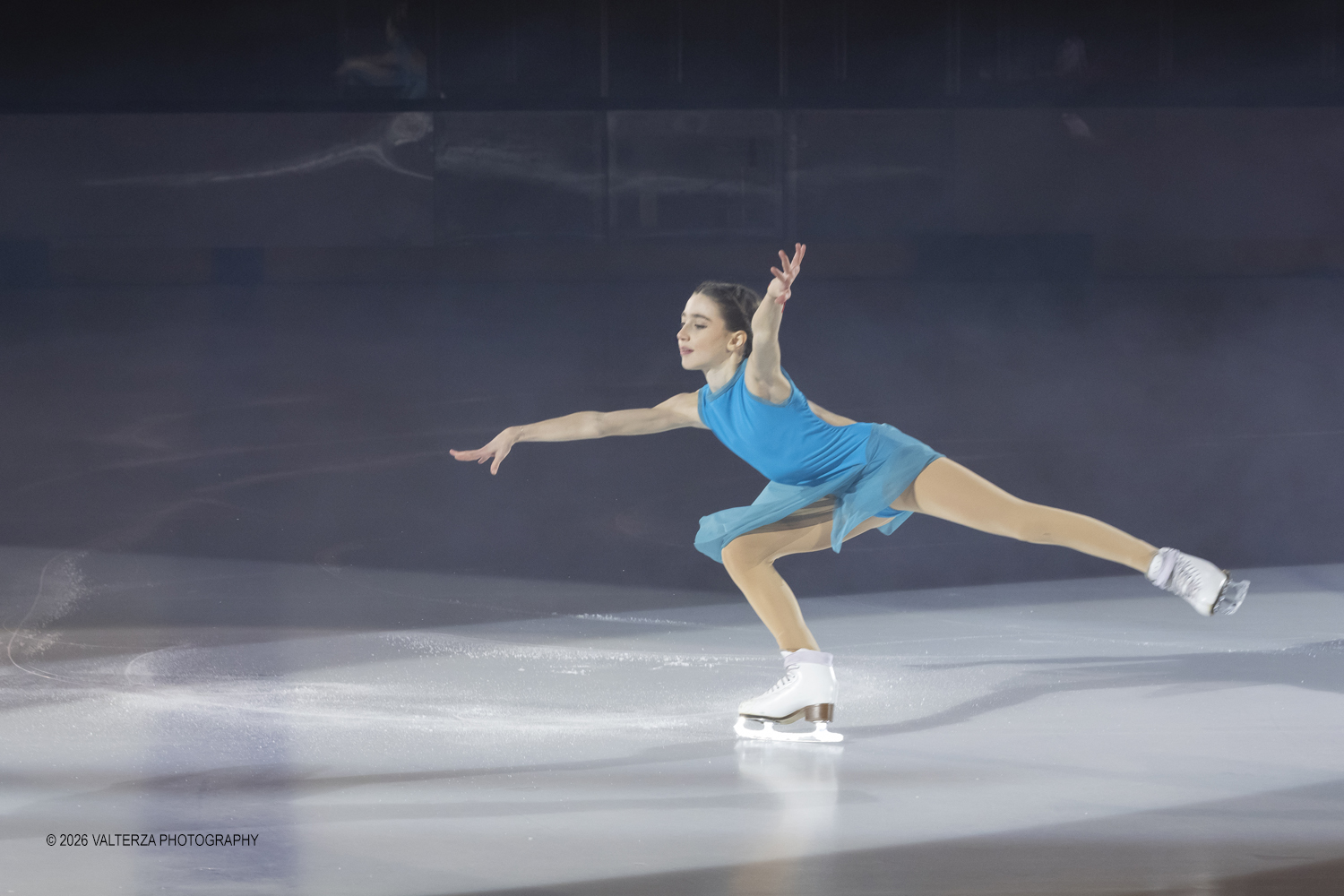 _G5A7215.jpg - 16/01/2026. Torino. " Dreams on Ice" La storia di Dreams on Ice (edizione 2026) Ã¨ concepita come un racconto emozionale  che celebra la fantasia dei bambini. Nella foto Bimba con il suo orsetto Pattinatrice Delia