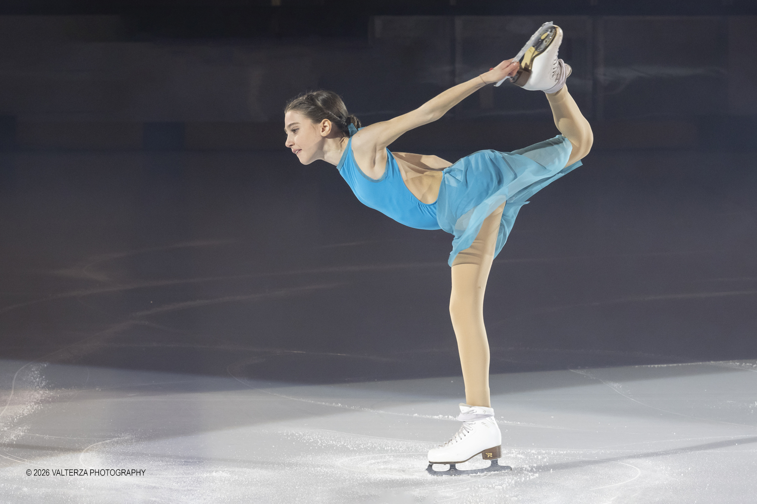 _G5A7332.jpg - 16/01/2026. Torino. " Dreams on Ice" La storia di Dreams on Ice (edizione 2026) Ã¨ concepita come un racconto emozionale  che celebra la fantasia dei bambini. Nella foto Bimba con il suo orsetto Pattinatrice Delia