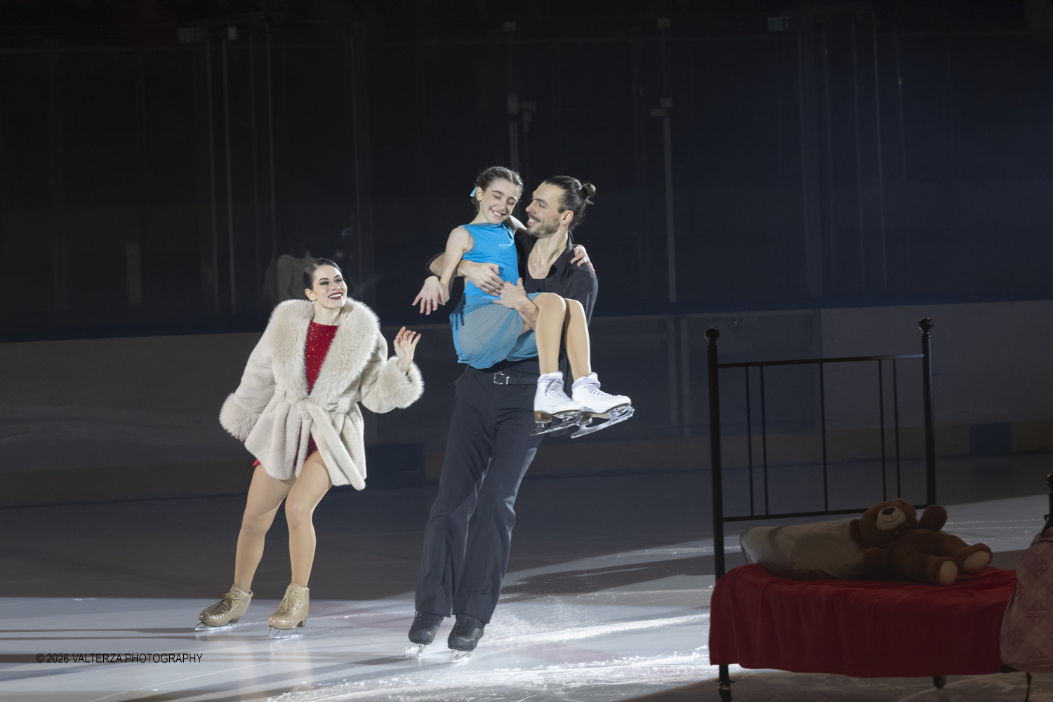 _G5A7753.jpg - 16/01/2026. Torino. " Dreams on Ice" La storia di Dreams on Ice (edizione 2026) Ã¨ concepita come un racconto emozionale  che celebra la fantasia dei bambini. Nella foto bimba con i suoi genitori pattinatori Lukas e Jasmine con Delia