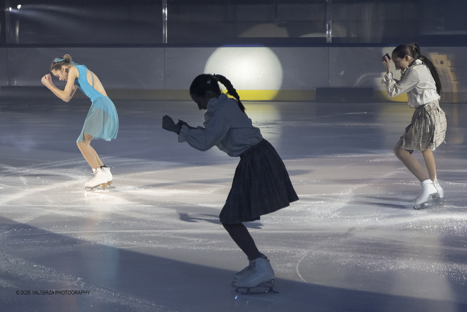 _Z3A1550.jpg - 16/01/2026. Torino. " Dreams on Ice" La storia di Dreams on Ice (edizione 2026) Ã¨ concepita come un racconto emozionale che celebra la fantasia dei bambini. Nella foto  "teenage dreams" esibizione di gruppo con al centro la pattinatrice Carola