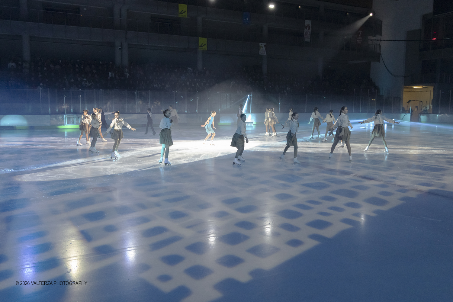 _Z3A2001.jpg - 16/01/2026. Torino. " Dreams on Ice" La storia di Dreams on Ice (edizione 2026) Ã¨ concepita come un racconto emozionale che celebra la fantasia dei bambini. Nella foto  "teenage dreams" esibizione di gruppo con al centro la pattinatrice Carola