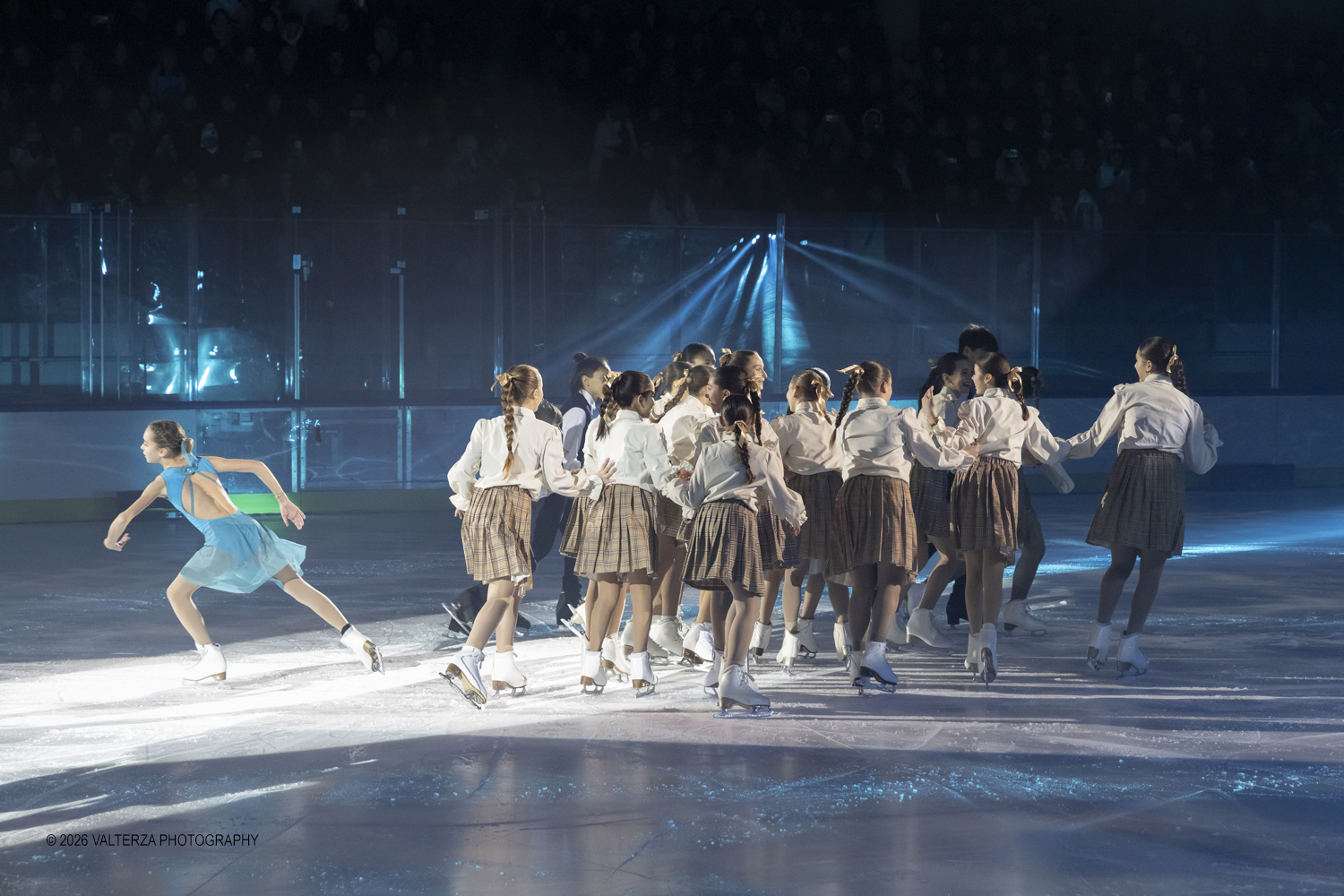 _Z3A2043.jpg - 16/01/2026. Torino. " Dreams on Ice" La storia di Dreams on Ice (edizione 2026) Ã¨ concepita come un racconto emozionale che celebra la fantasia dei bambini. Nella foto 16/01/2026. Torino. " Dreams on Ice" La storia di Dreams on Ice (edizione 2026) Ã¨ concepita come un racconto emozionale che celebra la fantasia dei bambini. Nella foto  "teenage dreams" esibizione di gruppo con al centro la pattinatrice Carola