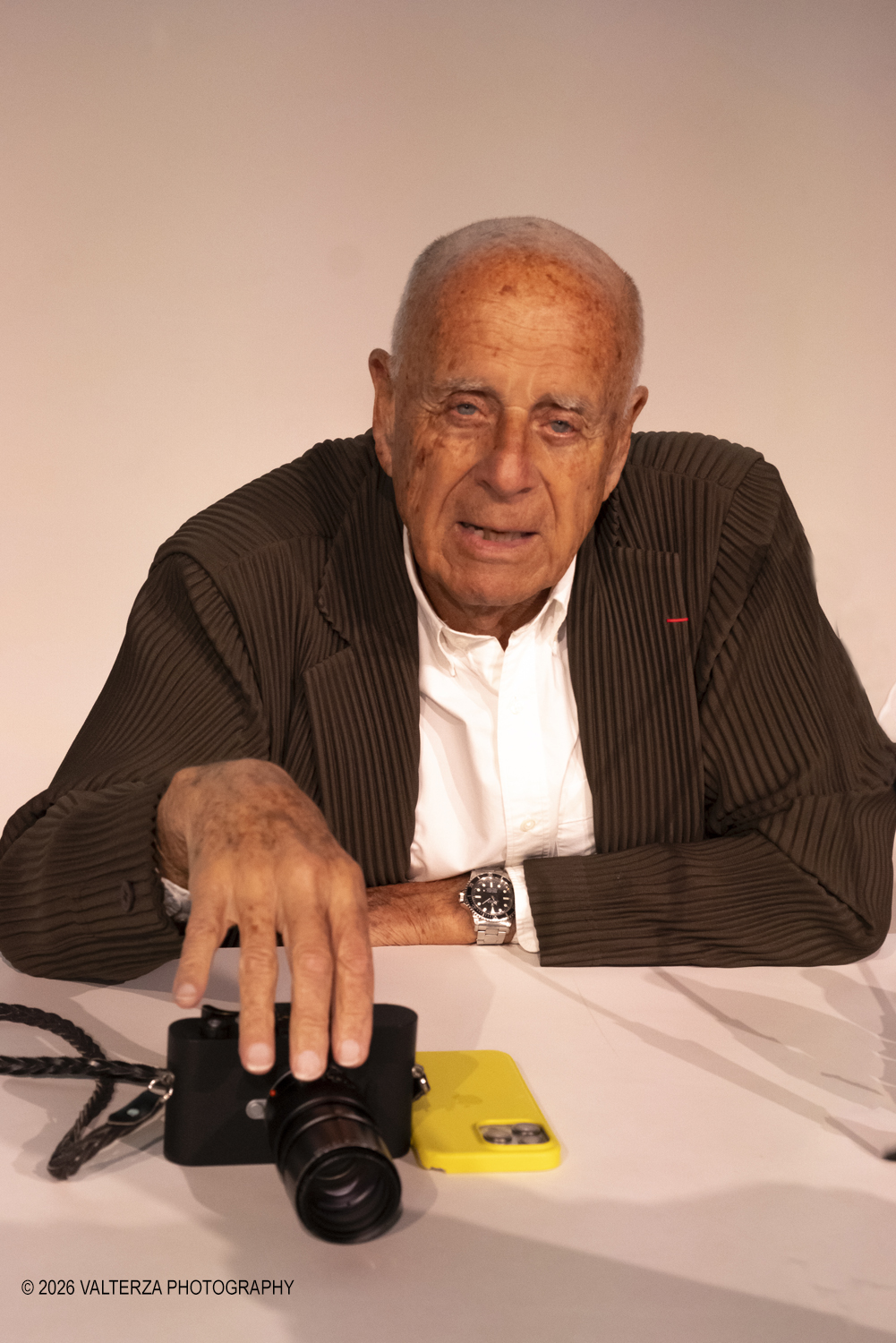 _DSF2801.jpg - 11/04/2026. Torino. A CAMERA Ralph Gibson dialoga con Giangavino Pazzola e Walter Guadagnini a partire dalla mostra Self Exposed, ospitata allâ€™Archivio di Stato di Torino. Nella foto il Fotografo Ralph Gibson