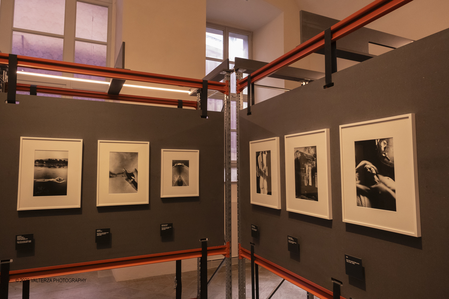 _DSF3095.jpg - 11/04/2026. Torino Archivio di Stato. Mostra "Ralph Gibson Self Exposed"Tramite una selezione di 70 opere che attraversano oltre cinquantâ€™anni di carriera, la mostra rende omaggio a uno dei maestri piÃ¹ influenti della fotografia contemporanea: lâ€™americano Ralph Gibson. Nella foto  parte dell'allestimento