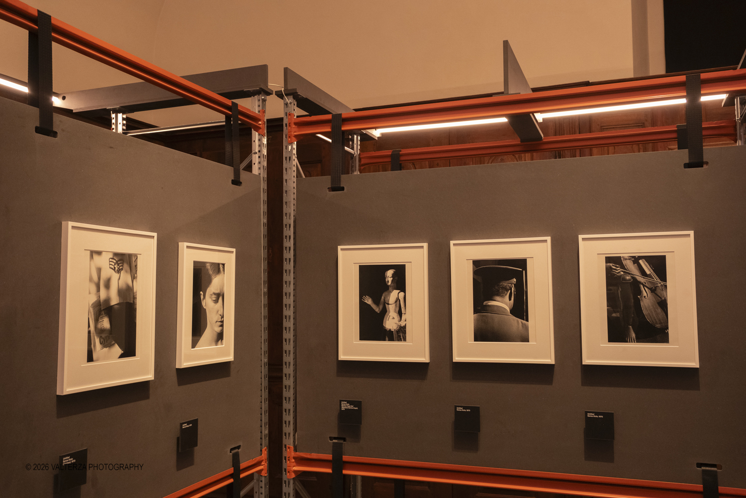 _DSF3117.jpg - 11/04/2026. Torino Archivio di Stato. Mostra "Ralph Gibson Self Exposed"Tramite una selezione di 70 opere che attraversano oltre cinquantâ€™anni di carriera, la mostra rende omaggio a uno dei maestri piÃ¹ influenti della fotografia contemporanea: lâ€™americano Ralph Gibson. Nella foto  parte dell'allestimento