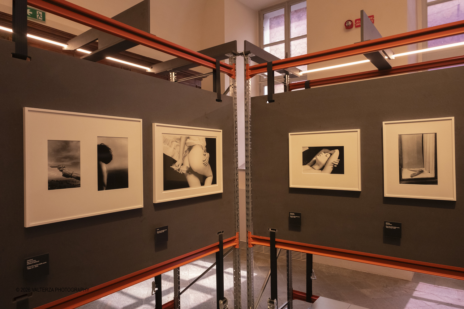 _DSF3137.jpg - 11/04/2026. Torino Archivio di Stato. Mostra "Ralph Gibson Self Exposed"Tramite una selezione di 70 opere che attraversano oltre cinquantâ€™anni di carriera, la mostra rende omaggio a uno dei maestri piÃ¹ influenti della fotografia contemporanea: lâ€™americano Ralph Gibson. Nella foto  parte dell'allestimento