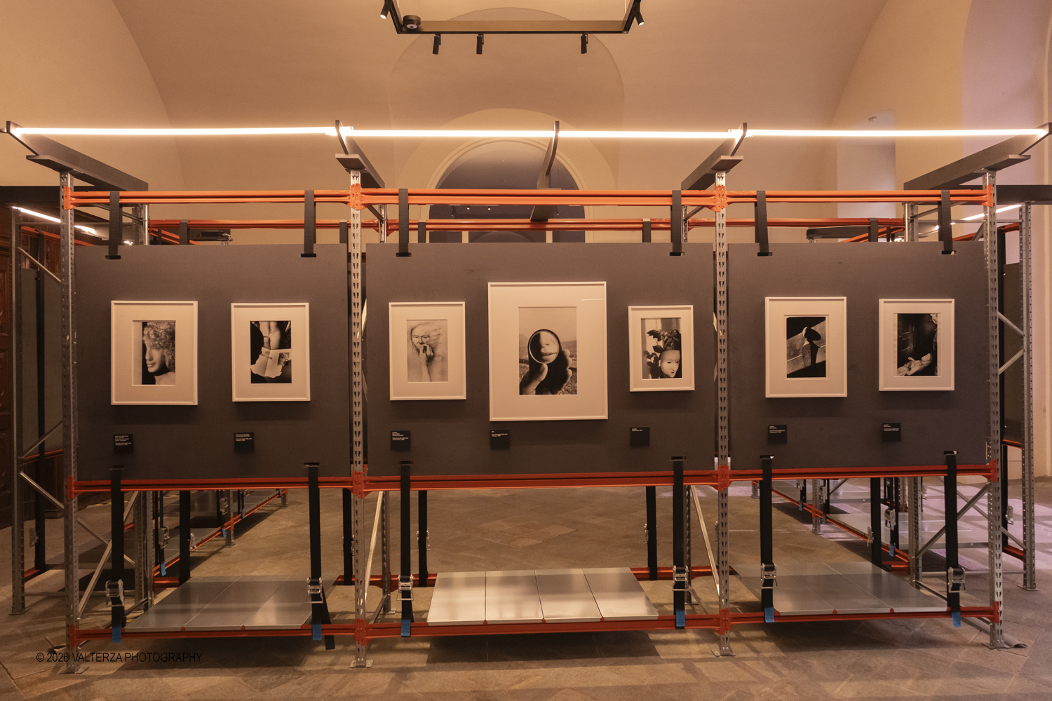 _DSF3151.jpg - 11/04/2026. Torino Archivio di Stato. Mostra "Ralph Gibson Self Exposed"Tramite una selezione di 70 opere che attraversano oltre cinquantâ€™anni di carriera, la mostra rende omaggio a uno dei maestri piÃ¹ influenti della fotografia contemporanea: lâ€™americano Ralph Gibson. Nella foto  parte dell'allestimento