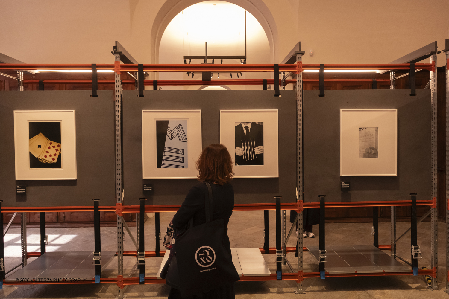 _DSF3171.jpg - 11/04/2026. Torino Archivio di Stato. Mostra "Ralph Gibson Self Exposed"Tramite una selezione di 70 opere che attraversano oltre cinquantâ€™anni di carriera, la mostra rende omaggio a uno dei maestri piÃ¹ influenti della fotografia contemporanea: lâ€™americano Ralph Gibson. Nella foto in visita alla mostra