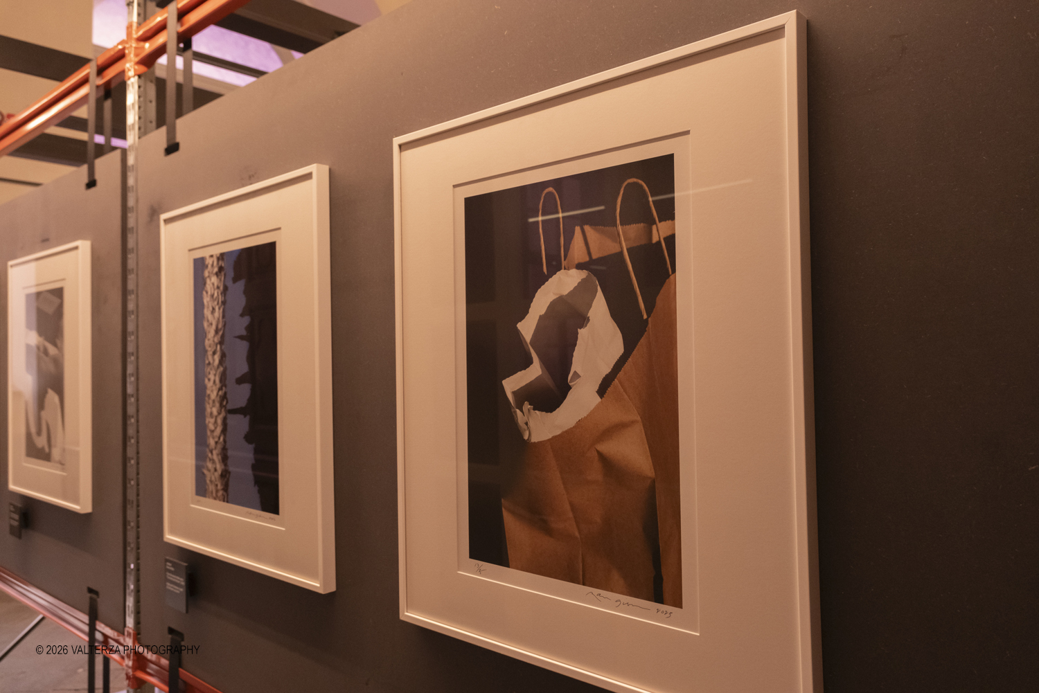 _DSF3182.jpg - 11/04/2026. Torino Archivio di Stato. Mostra "Ralph Gibson Self Exposed"Tramite una selezione di 70 opere che attraversano oltre cinquantâ€™anni di carriera, la mostra rende omaggio a uno dei maestri piÃ¹ influenti della fotografia contemporanea: lâ€™americano Ralph Gibson. Nella foto  parte dell'allestimento