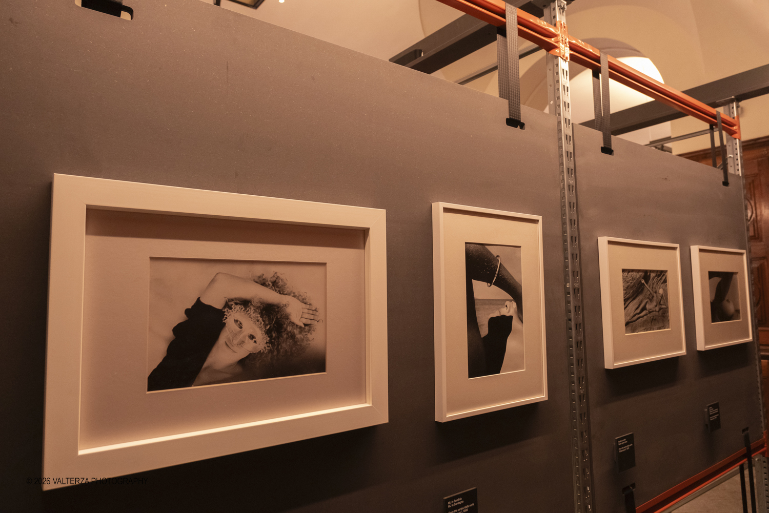 _DSF3183.jpg - 11/04/2026. Torino Archivio di Stato. Mostra "Ralph Gibson Self Exposed"Tramite una selezione di 70 opere che attraversano oltre cinquantâ€™anni di carriera, la mostra rende omaggio a uno dei maestri piÃ¹ influenti della fotografia contemporanea: lâ€™americano Ralph Gibson. Nella foto  parte dell'allestimento