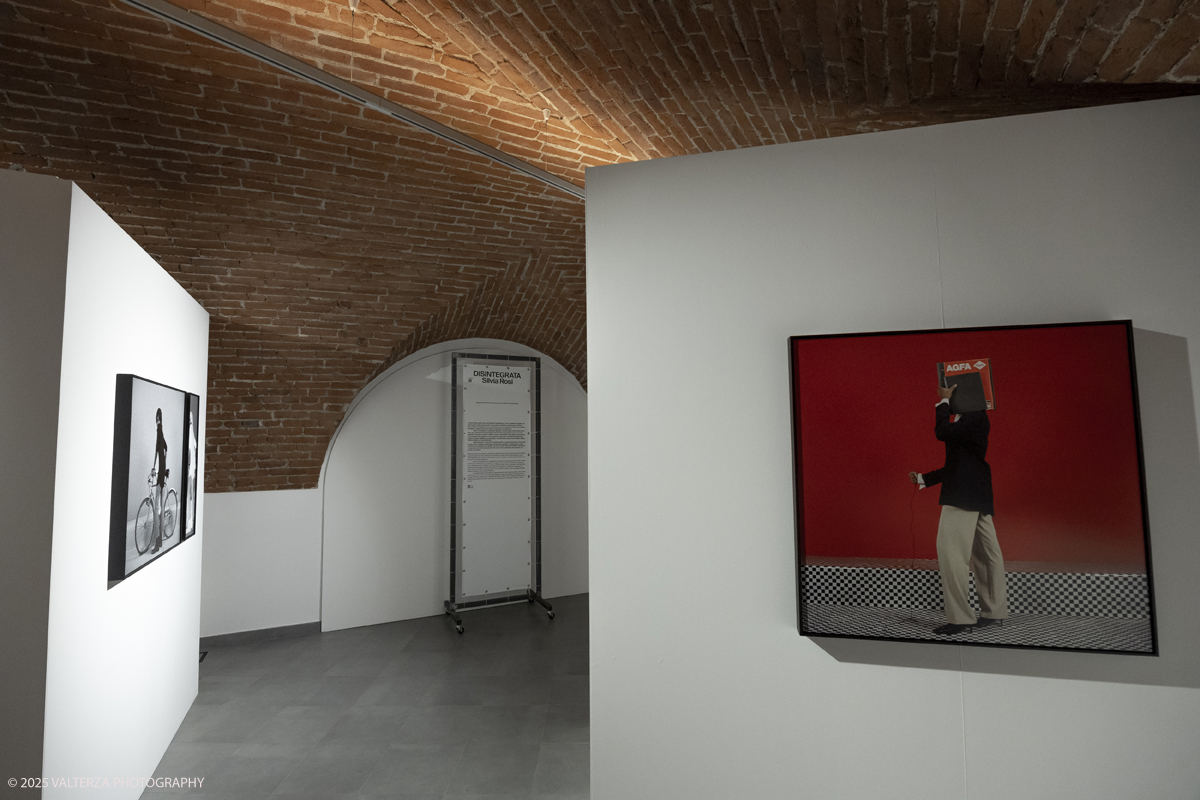 _G5A7009.jpg - 21-04 - 2025. Torino. EXPOSED Festival della Fotografia di Torino. La fotorafa indaga il legame tra fotografia, memoria e diaspora, per raccontare una storia di mobilitÃ  familiare