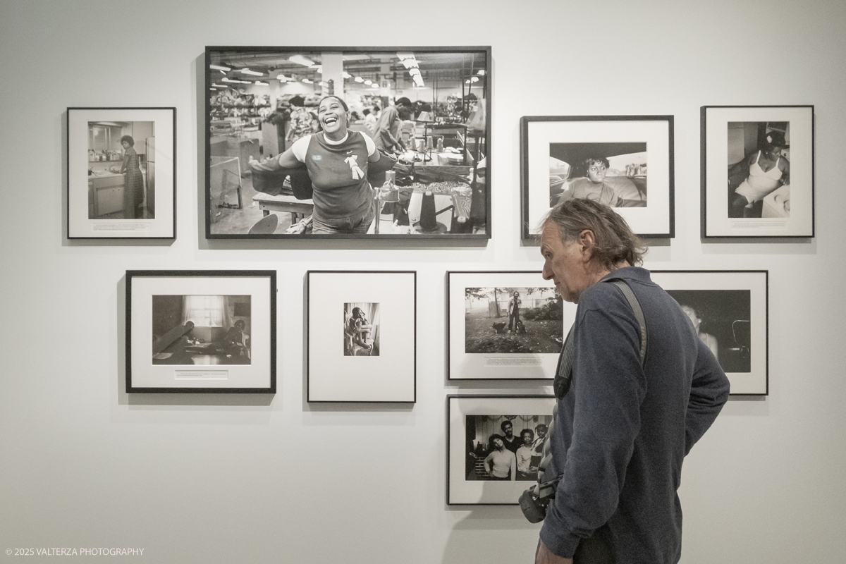 DSCF0182.jpg - 16/04/2025. Torino. EXPOSED Torino Foto Festival.  Carrie Mae Weems and Sarah Meister presented â€œCarrie Mae Weems. The Heart of the Matterâ€�, a major new exhibition that is part of EXPOSED 2025, dedicated to the renowned American artist. Into the picture visiting the exhibition
