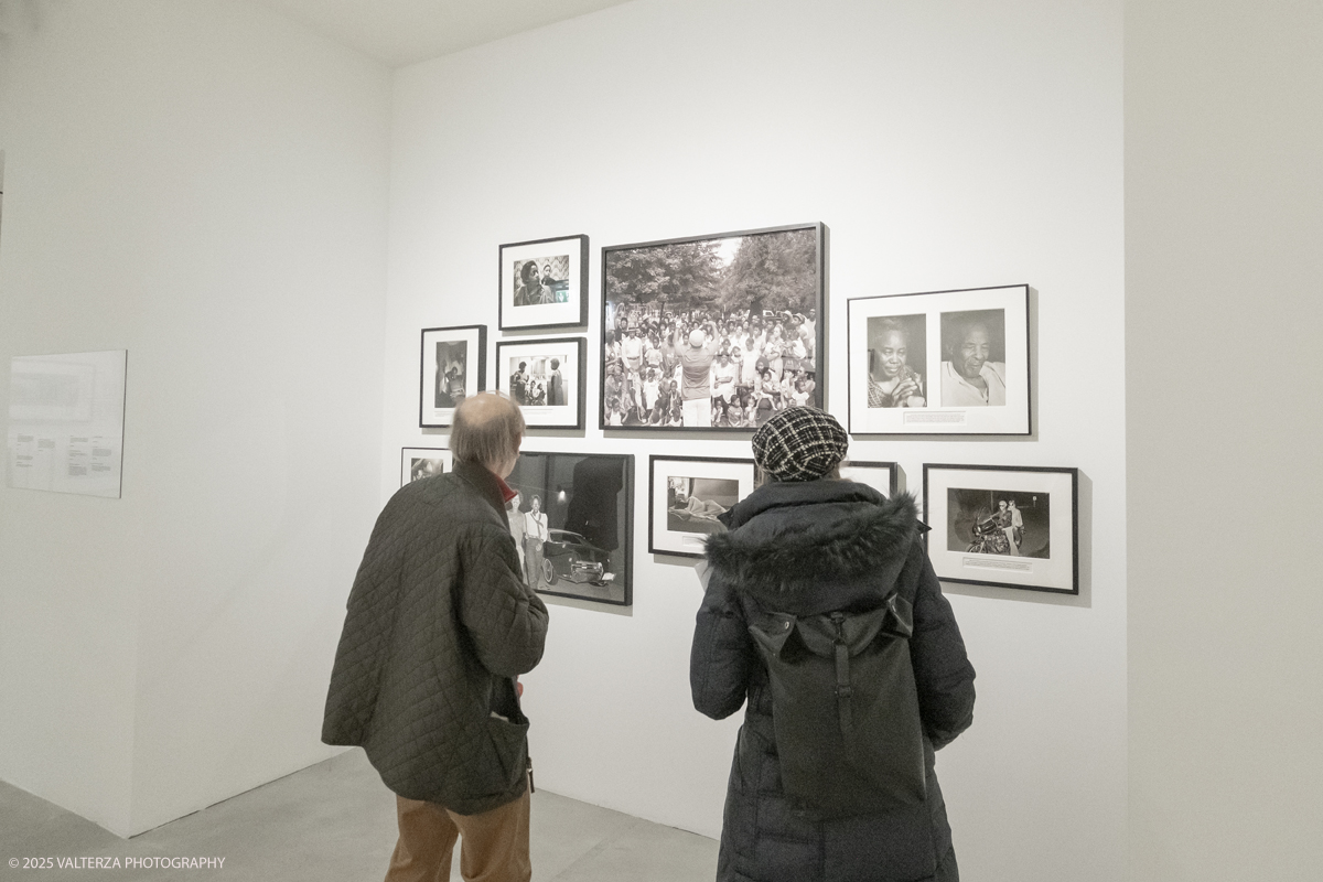 DSCF0206.jpg - 16/04/2025. Torino. EXPOSED Torino Foto Festival.  Carrie Mae Weems and Sarah Meister presented â€œCarrie Mae Weems. The Heart of the Matterâ€�, a major new exhibition that is part of EXPOSED 2025, dedicated to the renowned American artist. Into the picture visiting the exhibition