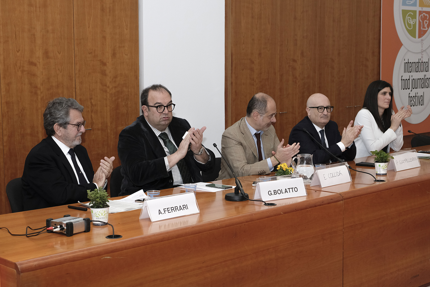 _DSF6072.jpg - 20/02/2020. Lingotto Fiere, Torino.  grazie alla presenza di esperti di settore, di alimentaristi, di aziende, di Associazioni, di semplici cittadini interessati e, soprattutto, di giornalisti, blogger e comunicatori. Nella foto  Angelo Ferrari, Guido Bolatto, Giandomenico Genta, Pietro Paolo Giampellegrini, Chiara Appendino.