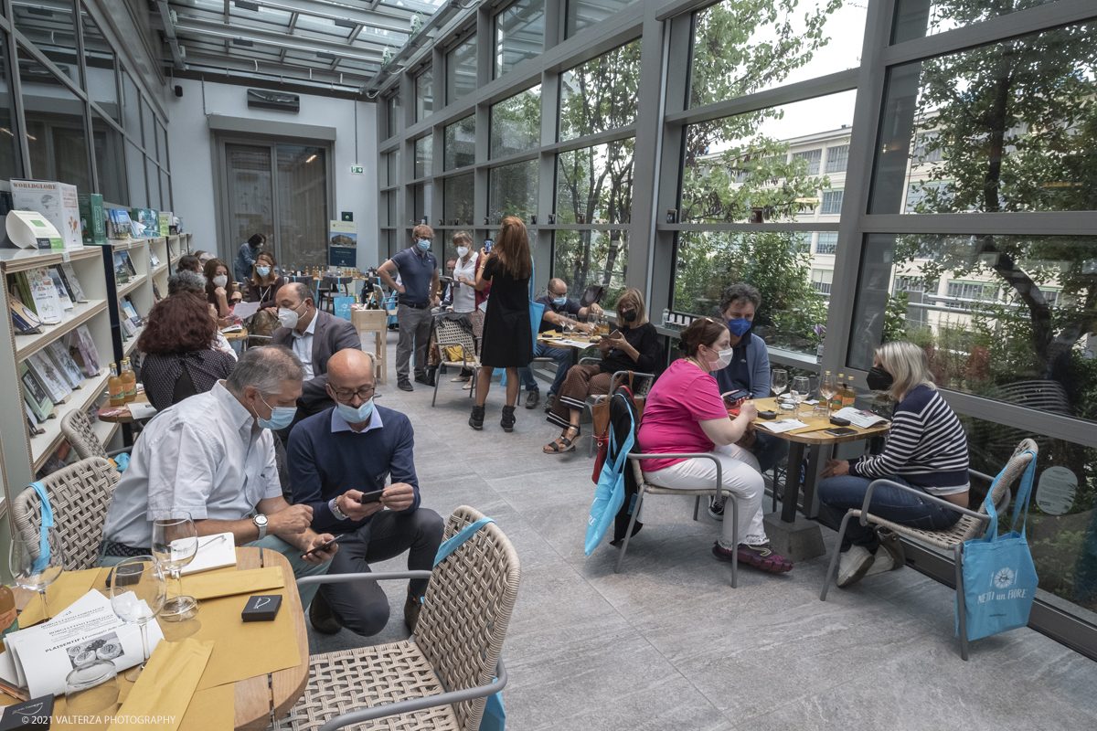 _DSF7671.jpg - 25/09/2021.Torino. Si Ã¨ svolta l'anteprima in presenza del Festival del Giornalismo Alimentare 2021 con â€œSostenibili dalla colazione allâ€™aperitivo". Nella foto momento in attesa dell'inizio dell'evento