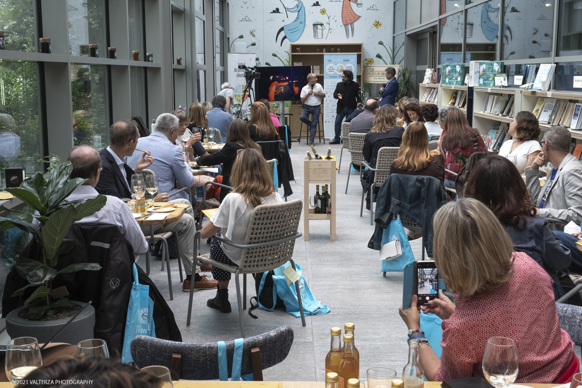 _DSF7890.jpg - 25/09/2021.Torino. Si Ã¨ svolta l'anteprima in presenza del Festival del Giornalismo Alimentare 2021 con â€œSostenibili dalla colazione allâ€™aperitivo". Nella foto un momento della mattinata del festival nella sala che ha ospitato l'evento