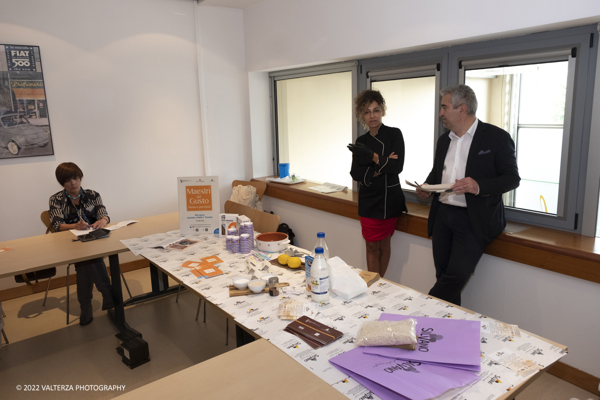 _DSF4417.jpg - 31/05/2022. Torino. Festival del Giornalismo Alimentare 2022. Laboratorio SUA MAESTÃ€ IL GELATO Insieme al Maestro del Gusto "Silvano- gelato d'altri tempi" un laboratorio per scoprire e assaporare un gelato unico nel suo genere, diventato ormai un gusto tradizionale e molto amato dai clienti del gelataio torinese: alla crema di riso, realizzato con riso vercellese.