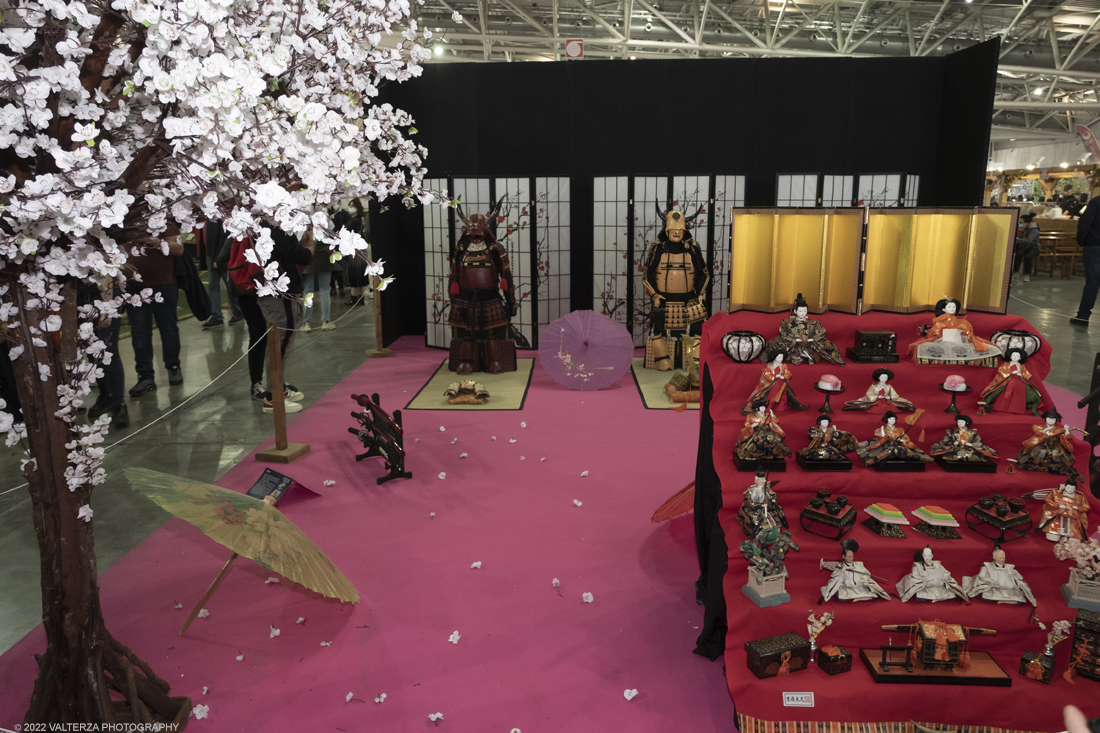 _DSF9889.jpg - 19 e 26 Marzo 2022. Torino. Festival dell'Oriente, le mostre dedicate al Giappone. Nella foto a mostra dedicata ai Samurai con le loro armature, elmetti e spade (Katane)