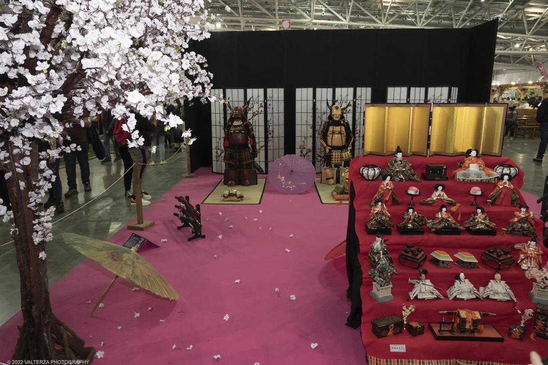 _DSF9889.jpg - 19 e 26 Marzo 2022. Torino. Festival dell'Oriente, le mostre dedicate al Giappone. Nella foto a mostra dedicata ai Samurai con le loro armature, elmetti e spade (Katane)
