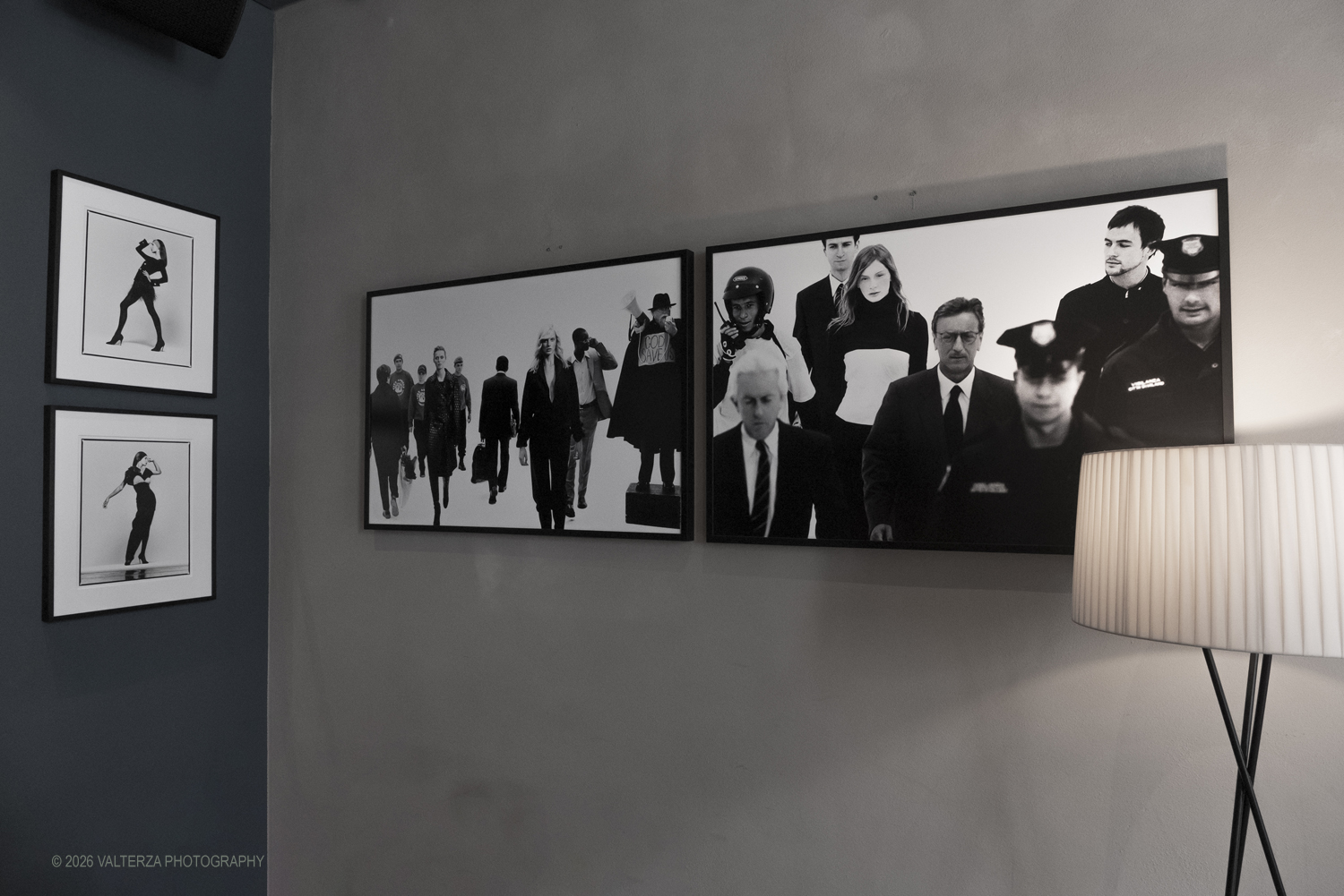 _DSF0489.jpg - 08/05/2026. Torino. Mostra ed incontro con il fotografo Toni Thorimbert, una  ottima opportunitÃ  per entrare nel mondo dellâ€™artista italosvizzero e scoprire come la sua fotografia si sia evoluta tra sperimentazione, introspezione e una sorprendente originalitÃ . Nella foto le immagini esposte nelle sale dellâ€™NH Collection Piazza Carlina con una selezione di immagini dedicata a Real Show (2006).