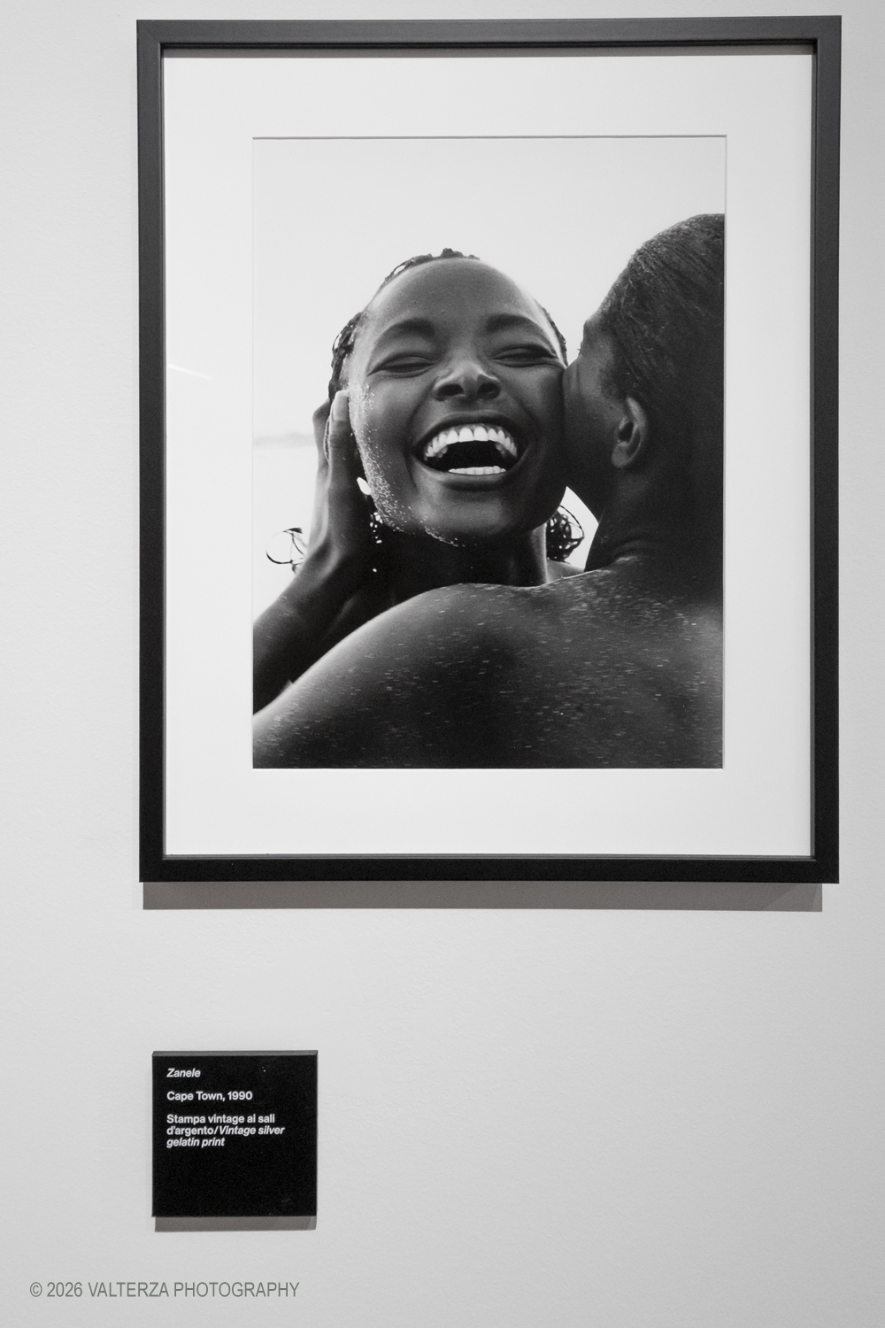 _DSF0573.jpg - 08/05/2026. Torino. Mostra ed incontro con il fotografo Toni Thorimbert, una  ottima opportunitÃ  per entrare nel mondo dellâ€™artista italosvizzero e scoprire come la sua fotografia si sia evoluta tra sperimentazione, introspezione e una sorprendente originalitÃ . Nella foto in visita alla mostra