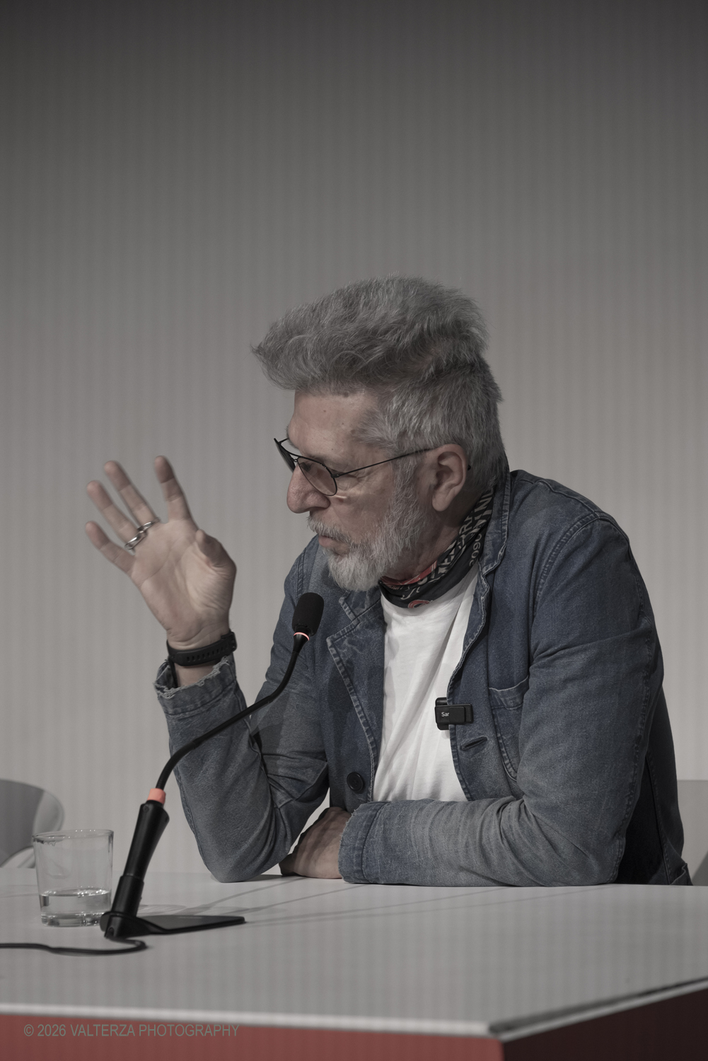 _DSF3004.jpg - 08/05/2026. Torino. Mostra ed incontro con il fotografo Toni Thorimbert, una  ottima opportunitÃ  per entrare nel mondo dellâ€™artista italosvizzero e scoprire come la sua fotografia si sia evoluta tra sperimentazione, introspezione e una sorprendente originalitÃ . Nella foto Toni Thorimbert in conferenza