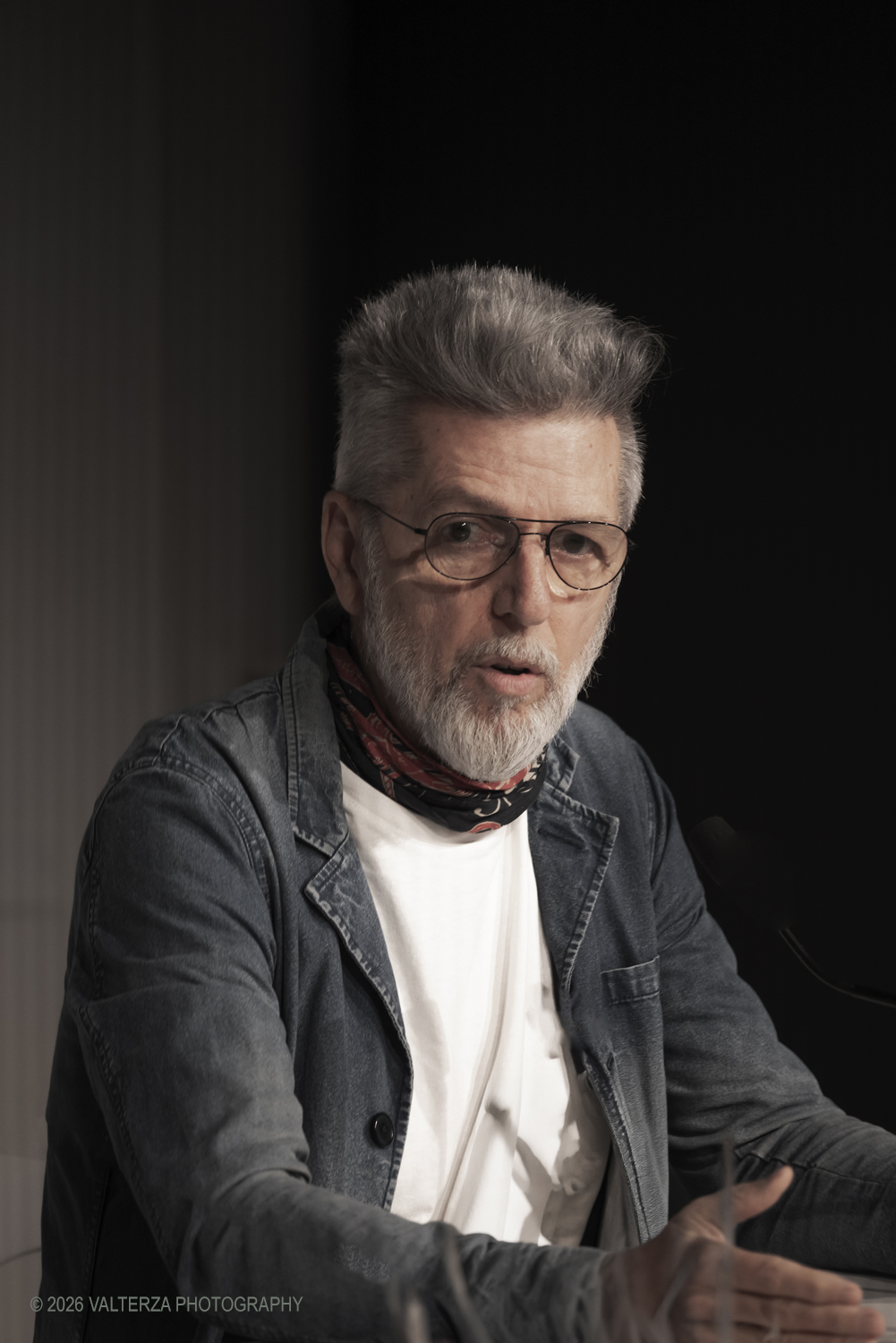 _DSF3019.jpg - 08/05/2026. Torino. Mostra ed incontro con il fotografo Toni Thorimbert, una  ottima opportunitÃ  per entrare nel mondo dellâ€™artista italosvizzero e scoprire come la sua fotografia si sia evoluta tra sperimentazione, introspezione e una sorprendente originalitÃ . Nella foto Toni Thorimbert in conferenza