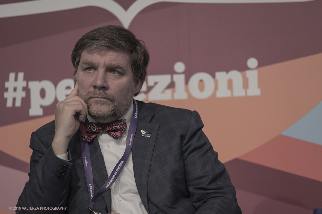 _DSF5129.jpg - 04/05/2019. Dogliani 2-5Maggio. Festival della TV avente come tema#percezioni, 4 giorni di dialoghi, confronti sguardi verso il mondo di domani. Nella foto partecipanti all'incontro "A come ambiente", Luca Mercalli