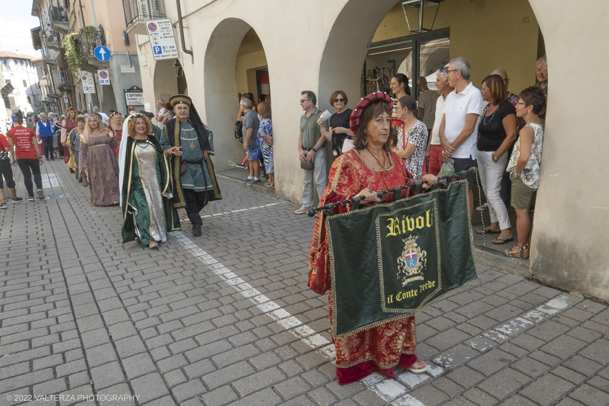 DSCF3289.jpg - 04/09/2022. Carmagnola. Nell'ambito della 73^ edizione della fiera Fiera Ã¨ andato in scena il peperone day 2022 , torna la nuova edizione della Festa di Re Peperone e della Bela Povronera, con sfilata delle maschere. Nella foto un momento della sfilata del corteo storico