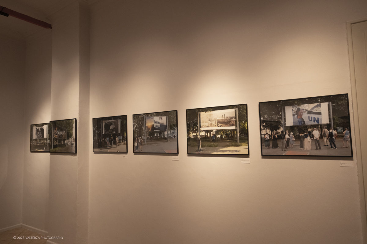 _DSF3974.jpg - 30/10/2025. Torino. Si Ã¨ chiusa nel segno del successo con 26.230 visitatori  la tredicesima edizione di Flashback Art Fair. Nella foto Alessandro Bulogini Opera Viva Il Manifesto