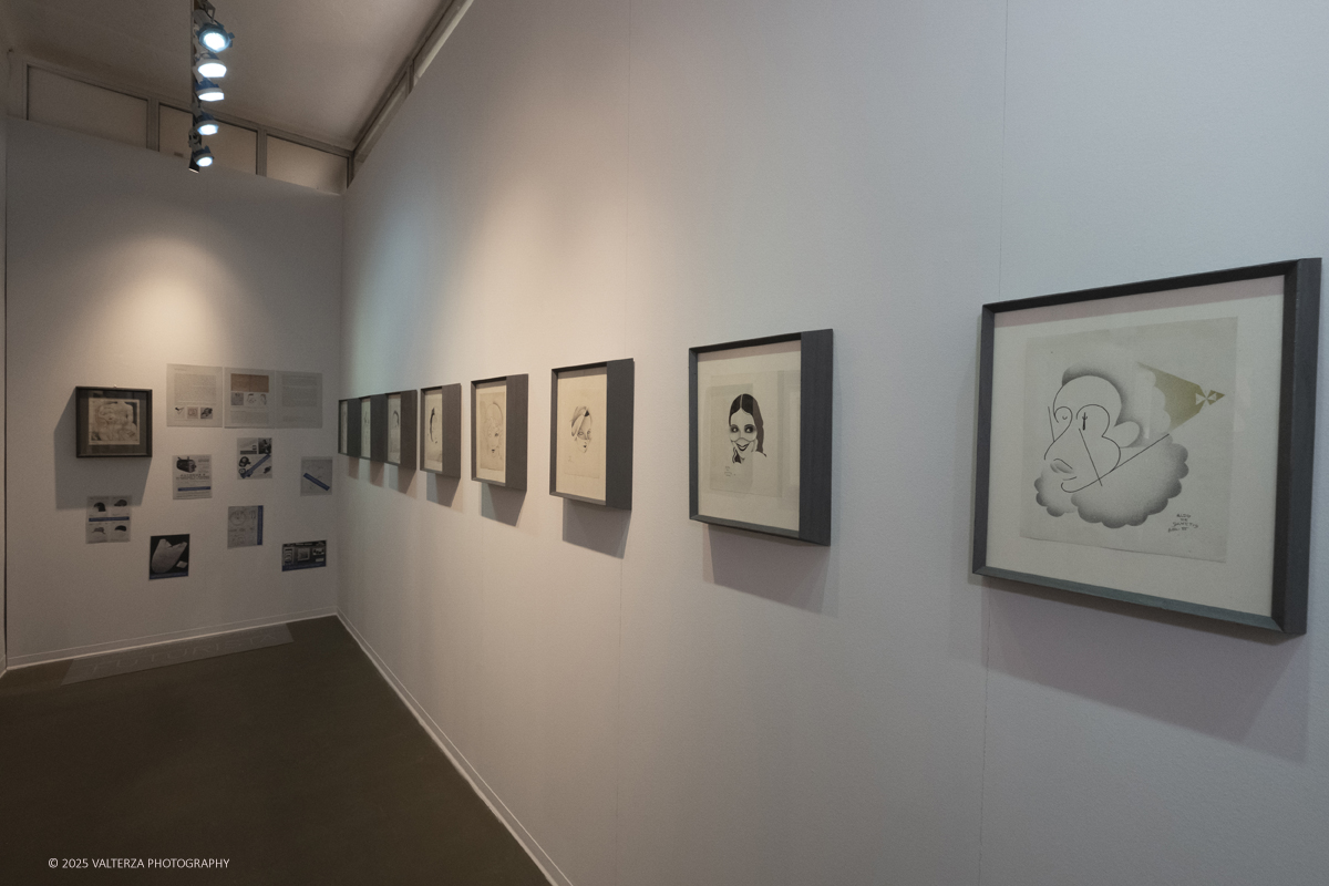 _DSF4205.jpg - 30/10/2025. Torino. Si Ã¨ chiusa nel segno del successo con 26.230 visitatori  la tredicesima edizione di Flashback Art Fair. Nella foto Galleria Gianmarco Capuzzo Fine Art  Londra