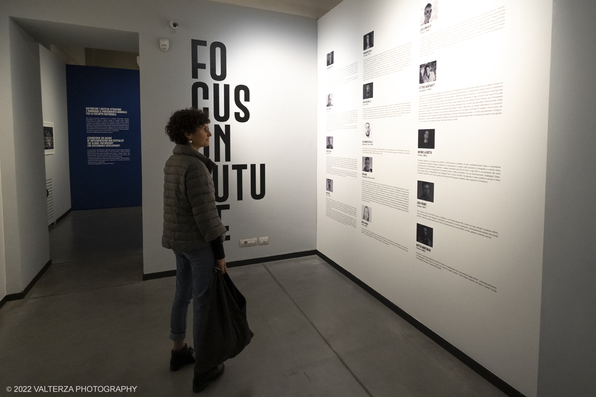 _DSF3471.jpg - 20/10/2022. Torino. La mostra "Focus on Future" racconta in 200 scatti le situazioni di fragilitÃ  del nostro pianeta . Nella foto l'area di ingresso alla mostra