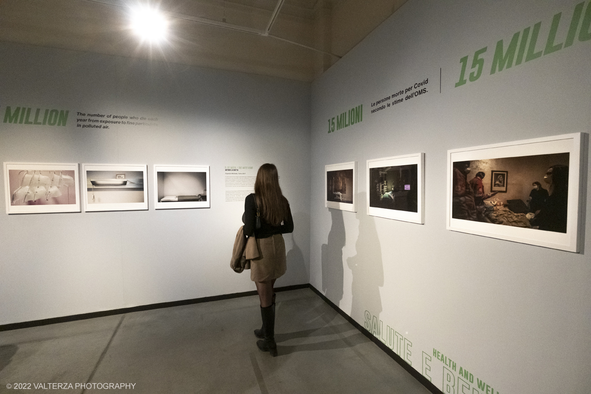 _DSF3539.jpg - 20/10/2022. Torino. La mostra "Focus on Future" racconta in 200 scatti le situazioni di fragilitÃ  del nostro pianeta . Nella foto parte dell'allestimento della mostra