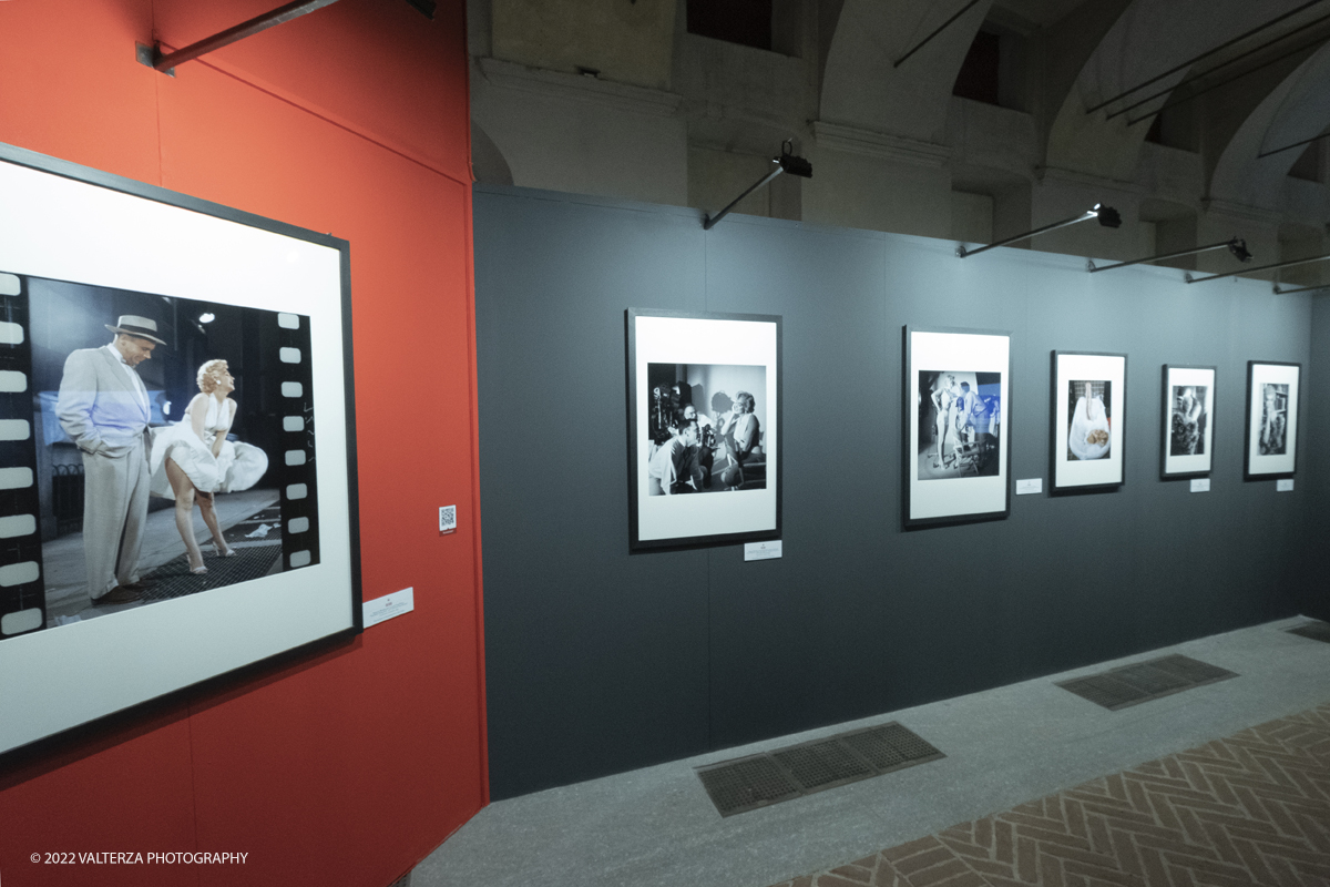 _DSF9839.jpg - 01/07/2022. Torino. A sessantâ€™anni dalla morte della Monroe, una mostra-evento con memorabilia originali, in parte esposti in anteprima mondiale e le fotografie , scattate dal fotografo,suo amico storico ,Sam Shaw. Nella foto parte dell'allestimento dlla mostra