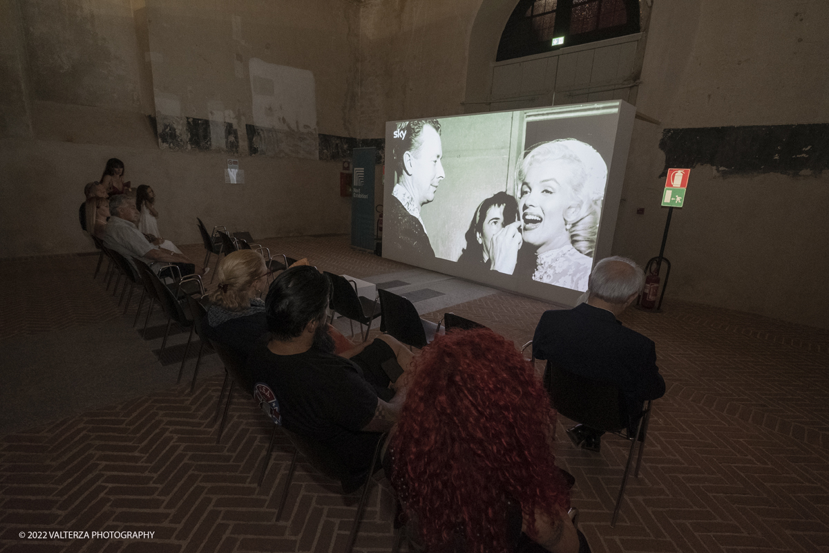 _DSF9928.jpg - 01/07/2022. Torino. A sessantâ€™anni dalla morte della Monroe, una mostra-evento con memorabilia originali, in parte esposti in anteprima mondiale e le fotografie , scattate dal fotografo,suo amico storico ,Sam Shaw. Nella foto allestimento video