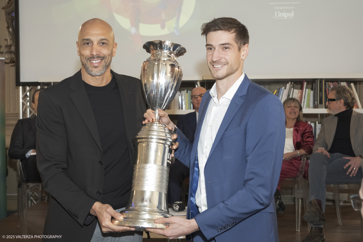 _DSF5476.jpg - Turin, Italy, February 5, 2025: Carlton Myers, Ambassador Frecciarossa Final Eight 2025 and a representative of the Napoli Baket team, LBA President, take part in the press conference to present the FRECCIAROSSA FINAL EIGHT 2025 basketball cup