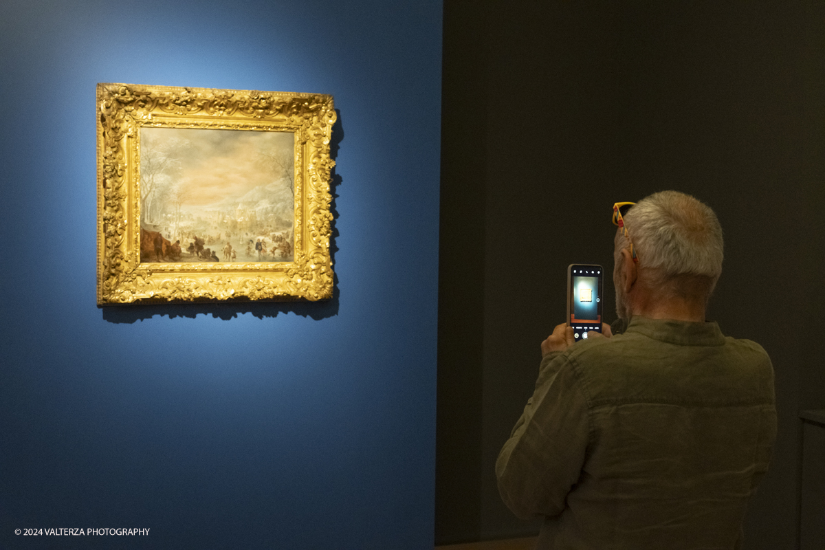 _DSF4195.jpg - 11/04/2024. Torino.  Al secondo piano della Galleria Sabauda ha aperto al pubblico  il nuovo allestimento della prestigiosa collezione del principe Eugenio di Savoia Soissons, insieme ai capolavori dei maestri primitivi nordici, alle raccolte di pittura fiamminga e olandese del Seicento provenienti dagli acquisti effettuati a piÃ¹ riprese dai Savoia tra il XVII e il XIX secolo. Nella foto in visita alla mostra