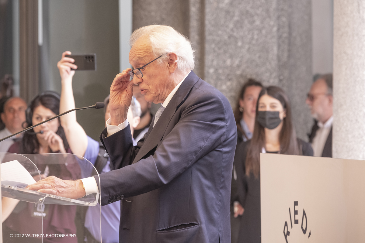 _DSF0235.jpg - 16/05/2022. Torino. Intesa San Paolo ha inaugurato oggi Le "Gallerie d'Italia Torino"quarto museo del gruppo, diecimila mq di percorsoespositivo su cinque piani dedicati alla fotografia ed al Barocco. Nella foto Giovanni Bazoli Presidente Emerito Intesa SanPaolo