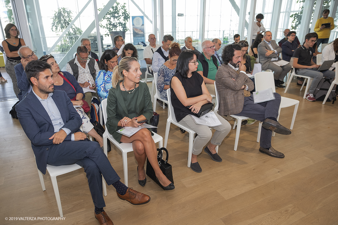 _DSF3241.jpg - 12/09/2019. Torino, grattacielo Intesa San Paolo. Il 6-7 ottobre sullâ€™Isola dei Pescatori torna la manifestazione dedicata al mondo delle acque interne. Ricette stellate, conferenze, letture e concerti itineranti, performance artistiche e una grande caccia al tesoro coinvolgeranno il pubblico alla scoperta del patrimonio culturale, culinario e scientifico custodito sui fondali di fiumi e laghi: Nella foto un momento della conferenza stampa