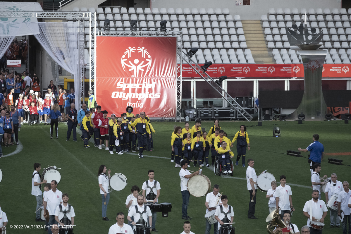 _DSF5171.jpg - 5/06/2022. Torino. Si sono aperti ufficialmente i XXXVII Giochi Nazionali Estivi Special Olympics di Torino 2022, la piÃ¹ grande manifestazione sportiva dedicata a persone con disabilitÃ  intellettive mai realizzata in Italia con 3000 atleti e 20 discipline sportive. Nella foto sfilata delle varie delegazioni di atleti