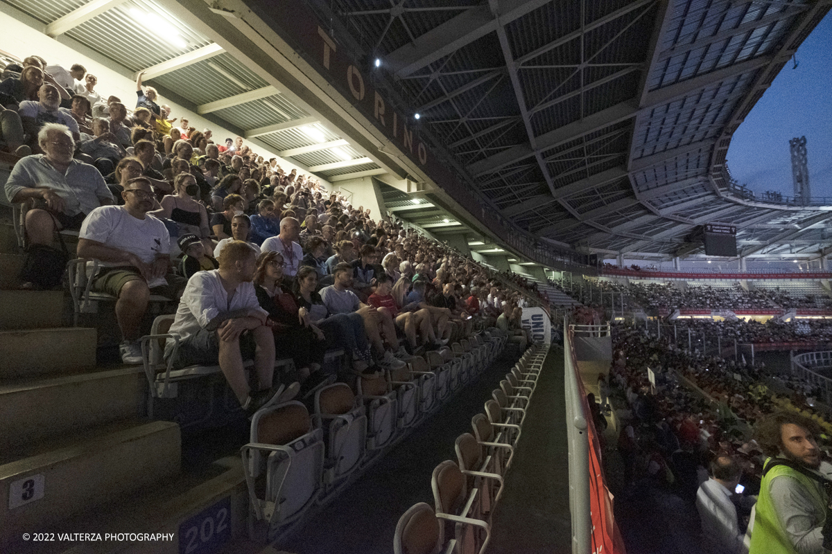 _DSF5208.jpg - 5/06/2022. Torino. Si sono aperti ufficialmente i XXXVII Giochi Nazionali Estivi Special Olympics di Torino 2022, la piÃ¹ grande manifestazione sportiva dedicata a persone con disabilitÃ  intellettive mai realizzata in Italia con 3000 atleti e 20 discipline sportive. Nella foto il pubblico dell'evento sulle gradinate dello stadio