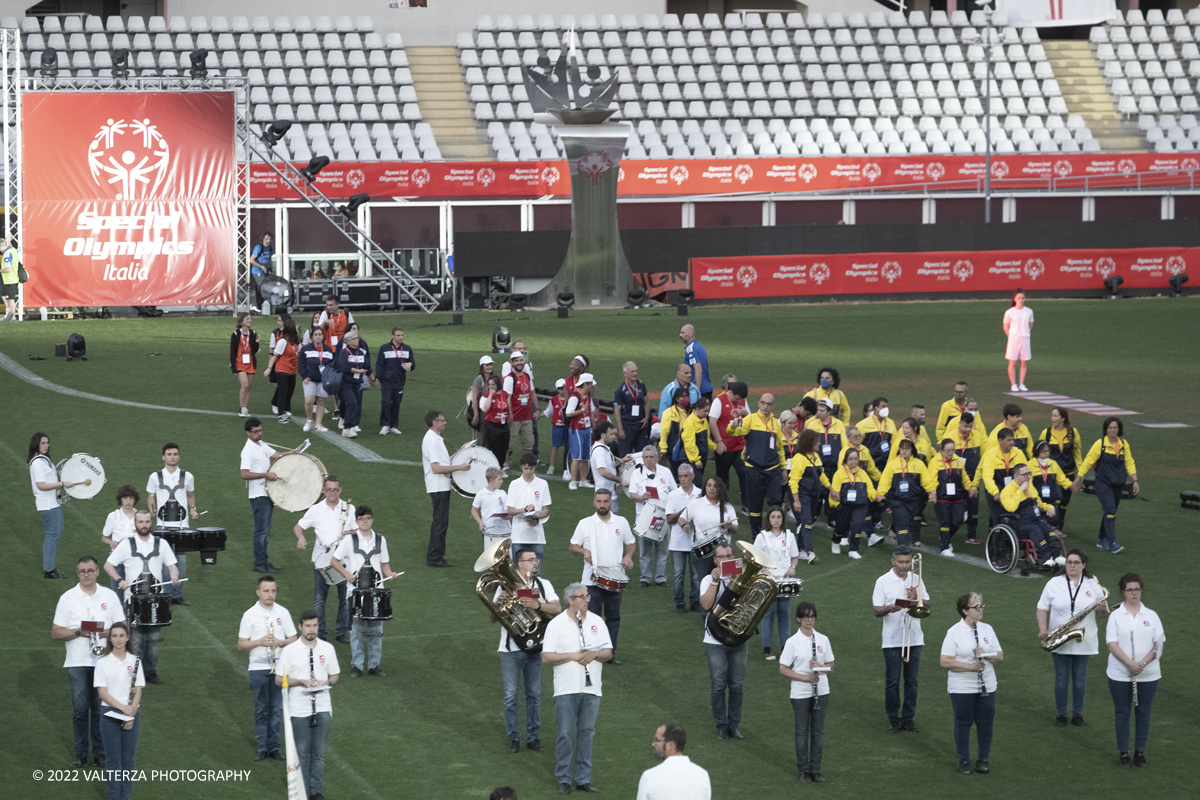 _DSF5209.jpg - 5/06/2022. Torino. Si sono aperti ufficialmente i XXXVII Giochi Nazionali Estivi Special Olympics di Torino 2022, la piÃ¹ grande manifestazione sportiva dedicata a persone con disabilitÃ  intellettive mai realizzata in Italia con 3000 atleti e 20 discipline sportive. Nella foto sfilata delle varie delegazioni di atleti