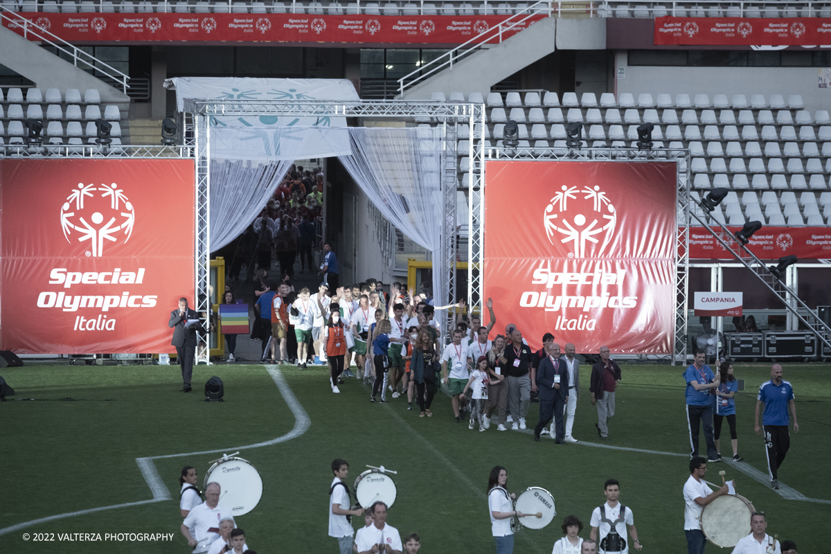 _DSF5225.jpg - 5/06/2022. Torino. Si sono aperti ufficialmente i XXXVII Giochi Nazionali Estivi Special Olympics di Torino 2022, la piÃ¹ grande manifestazione sportiva dedicata a persone con disabilitÃ  intellettive mai realizzata in Italia con 3000 atleti e 20 discipline sportive. Nella foto sfilata delle varie delegazioni di atleti