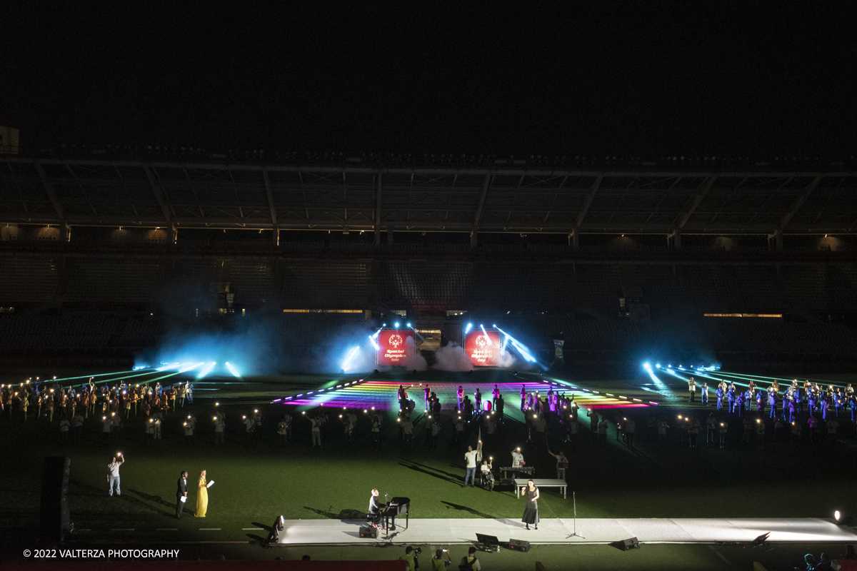 _DSF5265.jpg - 5/06/2022. Torino. Si sono aperti ufficialmente i XXXVII Giochi Nazionali Estivi Special Olympics di Torino 2022, la piÃ¹ grande manifestazione sportiva dedicata a persone con disabilitÃ  intellettive mai realizzata in Italia con 3000 atleti e 20 discipline sportive. Nella foto la coreografia della manifestazione allo Stadio Olimpico â€œGrande Torinoâ€�