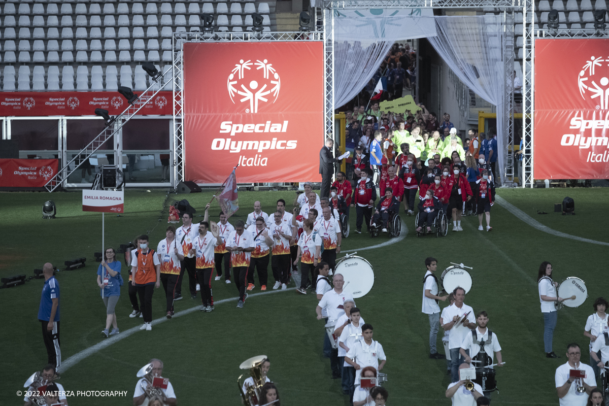 _DSF5274.jpg - 5/06/2022. Torino. Si sono aperti ufficialmente i XXXVII Giochi Nazionali Estivi Special Olympics di Torino 2022, la piÃ¹ grande manifestazione sportiva dedicata a persone con disabilitÃ  intellettive mai realizzata in Italia con 3000 atleti e 20 discipline sportive. Nella foto sfilata delle varie delegazioni di atleti