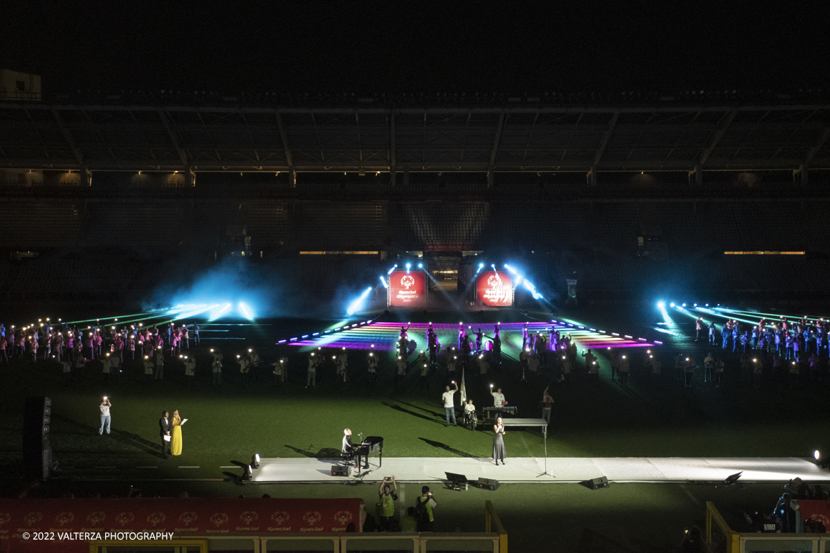 _DSF5275.jpg - 5/06/2022. Torino. Si sono aperti ufficialmente i XXXVII Giochi Nazionali Estivi Special Olympics di Torino 2022, la piÃ¹ grande manifestazione sportiva dedicata a persone con disabilitÃ  intellettive mai realizzata in Italia con 3000 atleti e 20 discipline sportive. Nella foto la coreografia della manifestazione allo Stadio Olimpico â€œGrande Torinoâ€�