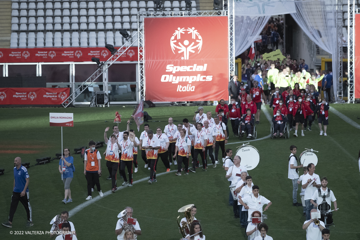 _DSF5276.jpg - 5/06/2022. Torino. Si sono aperti ufficialmente i XXXVII Giochi Nazionali Estivi Special Olympics di Torino 2022, la piÃ¹ grande manifestazione sportiva dedicata a persone con disabilitÃ  intellettive mai realizzata in Italia con 3000 atleti e 20 discipline sportive. Nella foto sfilata delle varie delegazioni di atleti